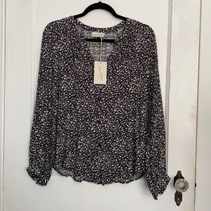 Black and White Floral Top Sz Small